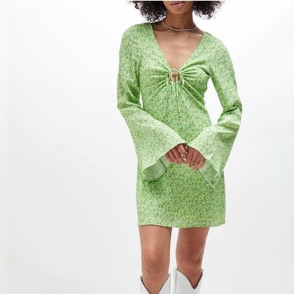 Charlie Holiday Green Floral Long Bell Sleeve V-Neck Nixon Retro 70s Dress - Picture 6 of 12